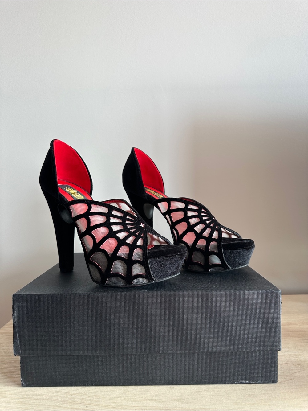 Adele Vivid Black & Red Web-Detail High Heels Sandals 10.5 By Kat Von D